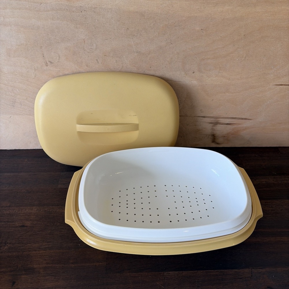 Vintage 1970's Tupperware Made In USA Harvest Gold Oval Steamer Container Bowl